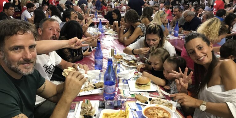 FAMILY ! BURGER! KIDS!