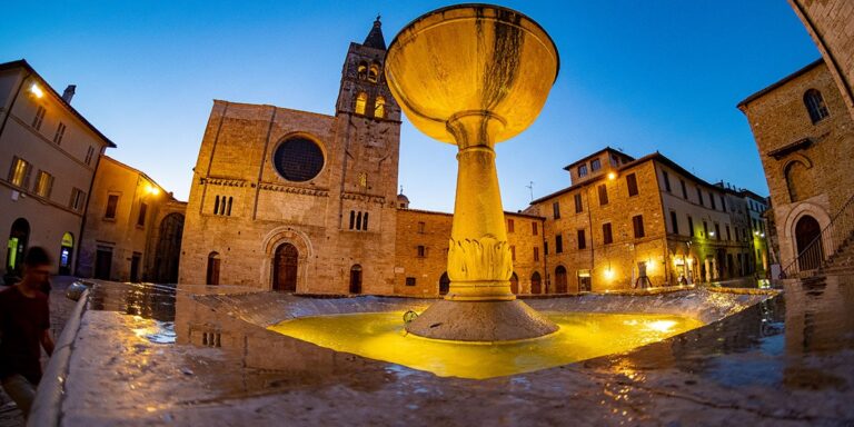 a pix SMA ftfontana-monumentale-bevagna
