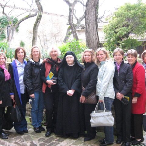 Happy visitors meet Suor Giovanna